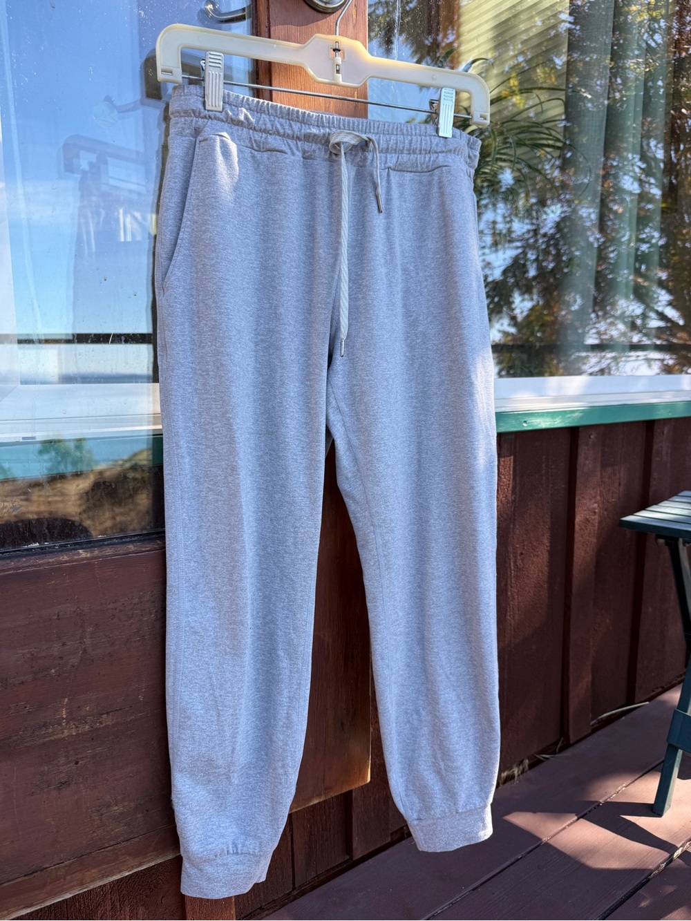 Women’s Vuori Light Gray Jogger Sweatpants – Casual Comfort